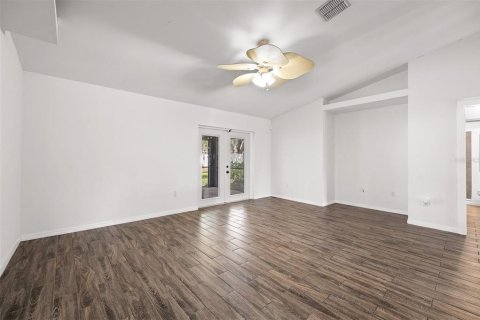 Villa ou maison à vendre à DeLand, Floride: 3 chambres, 157.75 m2 № 2319235 - photo 9