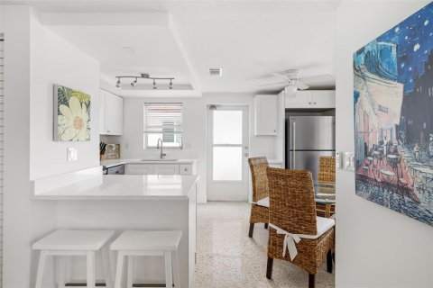 Condominio en venta en Sarasota, Florida, 2 dormitorios, 77.67 m2 № 2099423 - foto 4