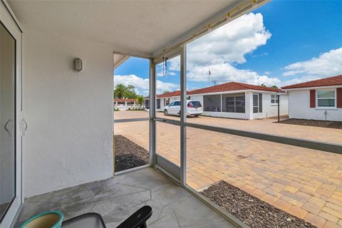 Condominio en venta en Sarasota, Florida, 2 dormitorios, 77.67 m2 № 2099423 - foto 18