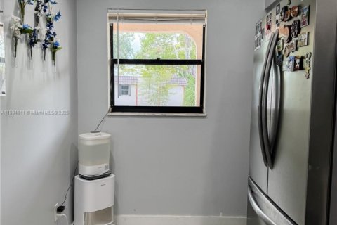 Condo in Miami, Florida, 2 bedrooms  № 1957327 - photo 19