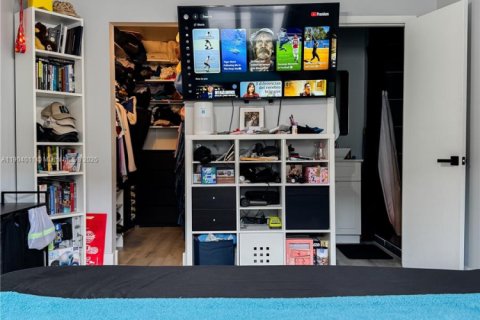 Condo in Miami, Florida, 2 bedrooms  № 1957327 - photo 30