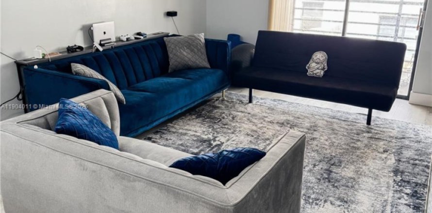 Condo in Miami, Florida, 2 bedrooms  № 1957327