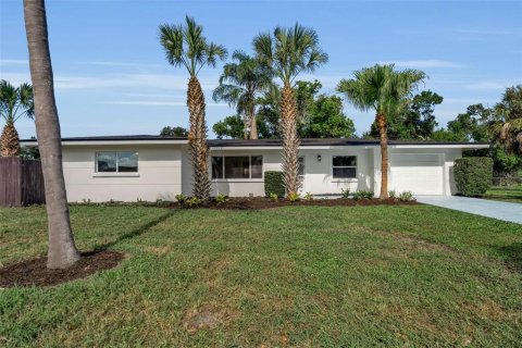 House in Sarasota, Florida 3 bedrooms, 138.61 sq.m. № 2310788