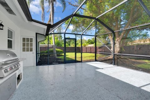 House in Sarasota, Florida 3 bedrooms, 138.61 sq.m. № 2310788 - photo 5