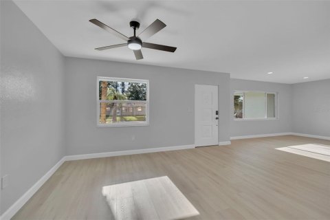 House in Sarasota, Florida 3 bedrooms, 138.61 sq.m. № 2310788 - photo 16