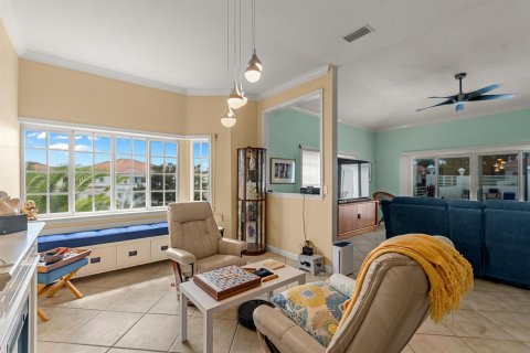 Condo in Vero Beach, Florida, 3 bedrooms  № 2417969 - photo 13