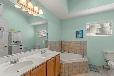 Condo in Vero Beach, Florida, 3 bedrooms  № 2417969 - photo 17