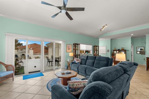 Condo in Vero Beach, Florida, 3 bedrooms  № 2417969 - photo 8