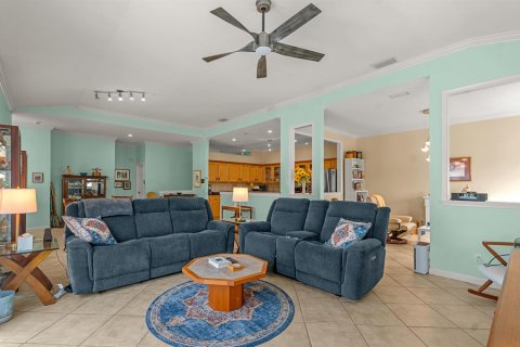 Condo in Vero Beach, Florida, 3 bedrooms  № 2417969 - photo 9