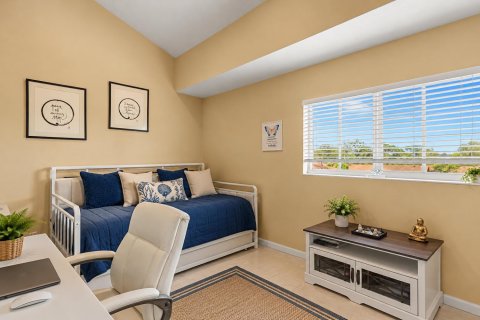 Condo in Vero Beach, Florida, 3 bedrooms  № 2417969 - photo 18