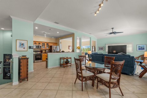 Condo in Vero Beach, Florida, 3 bedrooms  № 2417969 - photo 4