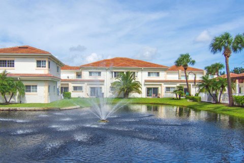 Condo in Vero Beach, Florida, 3 bedrooms  № 2417969 - photo 3