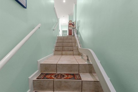 Condo in Vero Beach, Florida, 3 bedrooms  № 2417969 - photo 11