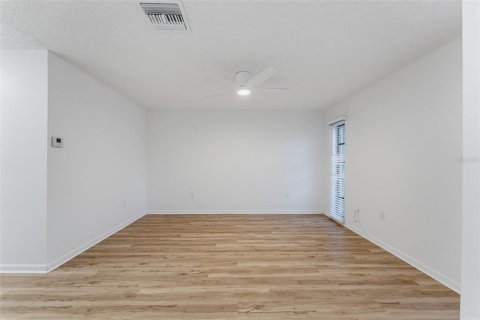 Appartement à louer à Gulfport, Floride: 1 chambre, 67.35 m2 № 2376665 - photo 6