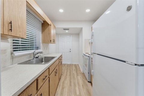 Appartement à louer à Gulfport, Floride: 1 chambre, 67.35 m2 № 2376665 - photo 9