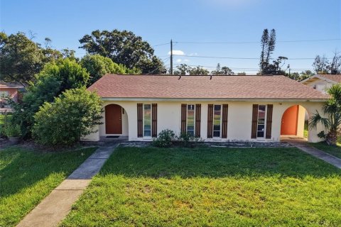 Appartement à louer à Gulfport, Floride: 1 chambre, 67.35 m2 № 2376665 - photo 2