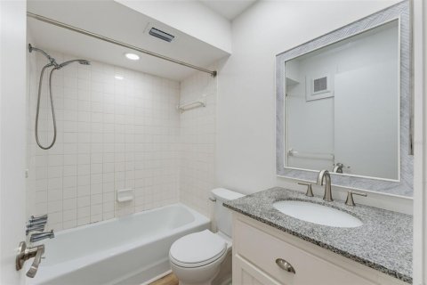 Appartement à louer à Gulfport, Floride: 1 chambre, 67.35 m2 № 2376665 - photo 13