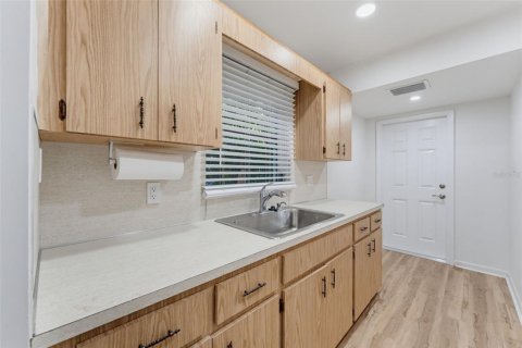 Appartement à louer à Gulfport, Floride: 1 chambre, 67.35 m2 № 2376665 - photo 10