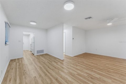 Appartement à louer à Gulfport, Floride: 1 chambre, 67.35 m2 № 2376665 - photo 8