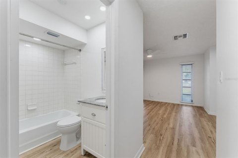 Appartement à louer à Gulfport, Floride: 1 chambre, 67.35 m2 № 2376665 - photo 12