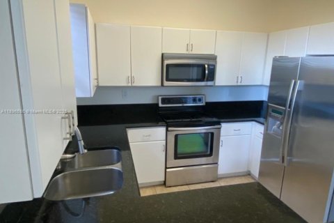 Adosado en alquiler en Miami, Florida, 3 dormitorios, 127.09 m2 № 1948183 - foto 2