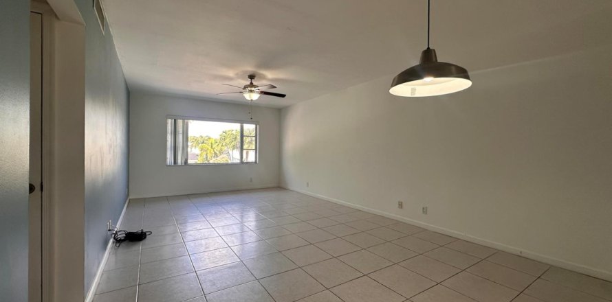 Condominio en Fort Lauderdale, Florida, 2 dormitorios  № 2077805