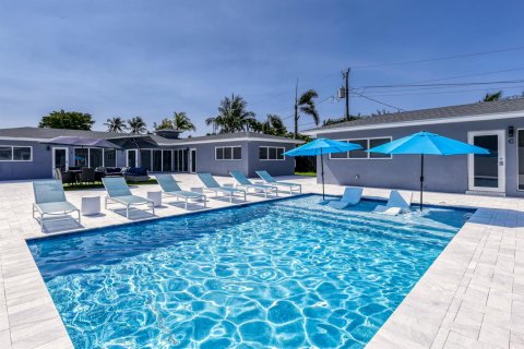Propiedad comercial en venta en Wilton Manors, Florida, 172.89 m2 № 2260766 - foto 13
