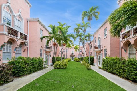 Copropriété à vendre à Miami Beach, Floride: 1 chambre, 65.03 m2 № 1888001 - photo 1