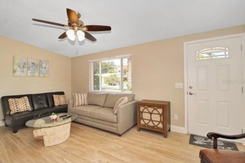 Casa en alquiler en Palm Harbor, Florida, 2 dormitorios, 75.81 m2 № 2100248 - foto 3