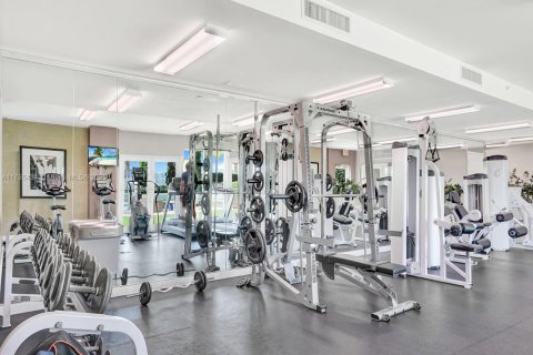 Купить кондоминиум в Майами, Флорида 1 спальня, 75.81м2, № 1957813 - фото 20