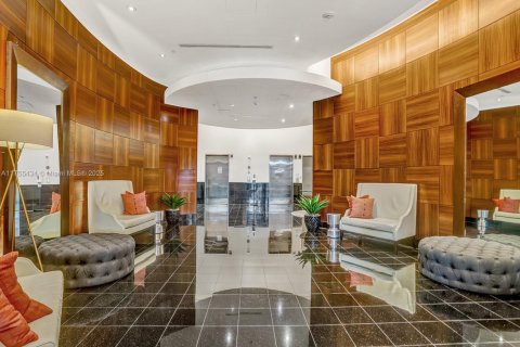 Купить кондоминиум в Майами, Флорида 1 спальня, 75.81м2, № 1957813 - фото 21