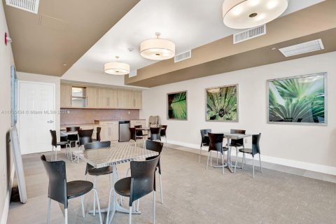 Купить кондоминиум в Майами, Флорида 1 спальня, 75.81м2, № 1957813 - фото 22