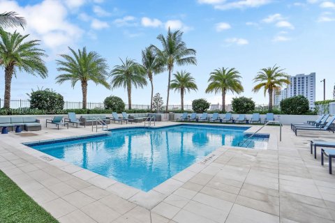 Купить кондоминиум в Майами, Флорида 1 спальня, 75.81м2, № 1957813 - фото 17