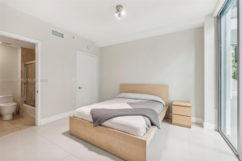 Снять в аренду кондоминиум в Майами-Бич, Флорида 2 спальни, 157.93м2, № 1988003 - фото 12