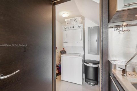 Снять в аренду кондоминиум в Майами-Бич, Флорида 2 спальни, 157.93м2, № 1988003 - фото 17