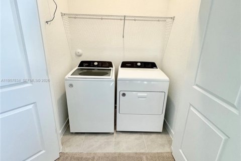 Снять в аренду таунхаус в Помпано-Бич, Флорида 3 спальни, № 2011678 - фото 19