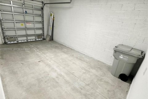 Снять в аренду таунхаус в Помпано-Бич, Флорида 3 спальни, № 2011678 - фото 10