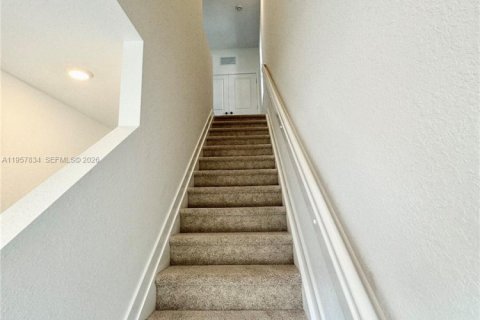 Снять в аренду таунхаус в Помпано-Бич, Флорида 3 спальни, № 2011678 - фото 17