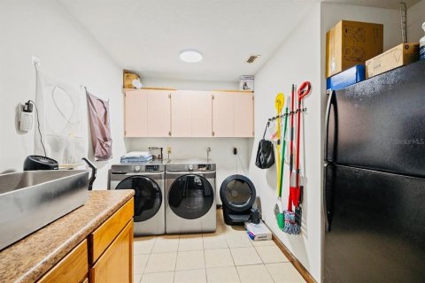 Casa en venta en Floral City, Florida, 4 dormitorios, 291.34 m2 № 2115304 - foto 29