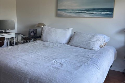 Townhouse in Doral, Florida 3 bedrooms, 176.33 sq.m. № 2025954 - photo 7