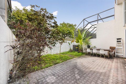 Adosado en venta en Doral, Florida, 3 dormitorios, 176.33 m2 № 2025954 - foto 17