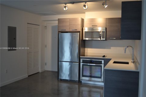 Condominio en venta en Miami, Florida, 1 dormitorio, 48.87 m2 № 1872308 - foto 9