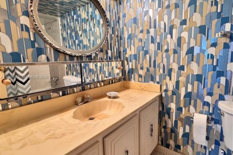 Condo in Hallandale Beach, Florida, 1 bedroom № 1998472 - photo 26