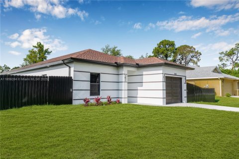 Villa ou maison à vendre à Lehigh Acres, Floride: 3 chambres, 130.99 m2 № 1888406 - photo 3