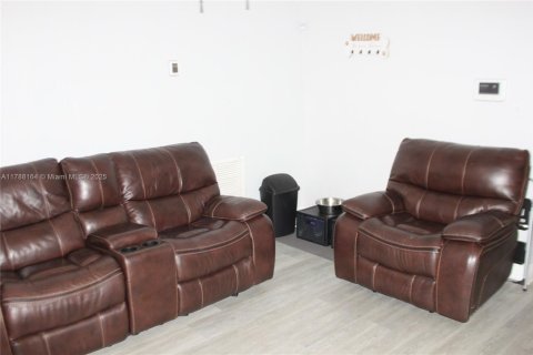 House in Cooper City, Florida 5 bedrooms, 167.41 sq.m. № 1731641 - photo 14
