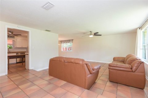 Casa en venta en Wesley Chapel, Florida, 3 dormitorios, 150.5 m2 № 2291610 - foto 7