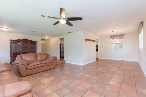 Casa en venta en Wesley Chapel, Florida, 3 dormitorios, 150.5 m2 № 2291610 - foto 6