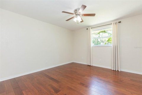Casa en venta en Wesley Chapel, Florida, 3 dormitorios, 150.5 m2 № 2291610 - foto 16