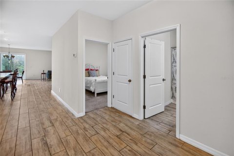 House in DeLand, Florida 4 bedrooms, 175.59 sq.m. № 2396276 - photo 6