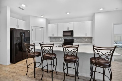 House in DeLand, Florida 4 bedrooms, 175.59 sq.m. № 2396276 - photo 22